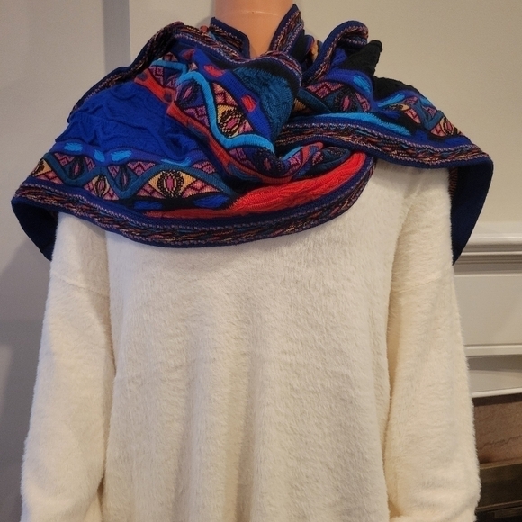 GECCU AUSTRALIA 100% Merino Wool 3D Scarf. - Picture 8 of 10